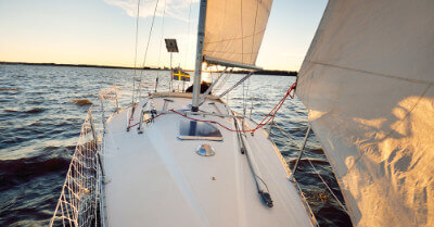 Living On A Sailboat - Pros & Cons | Life of Sailing