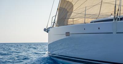 What Is a Wave Piercing Hull? | Life of Sailing